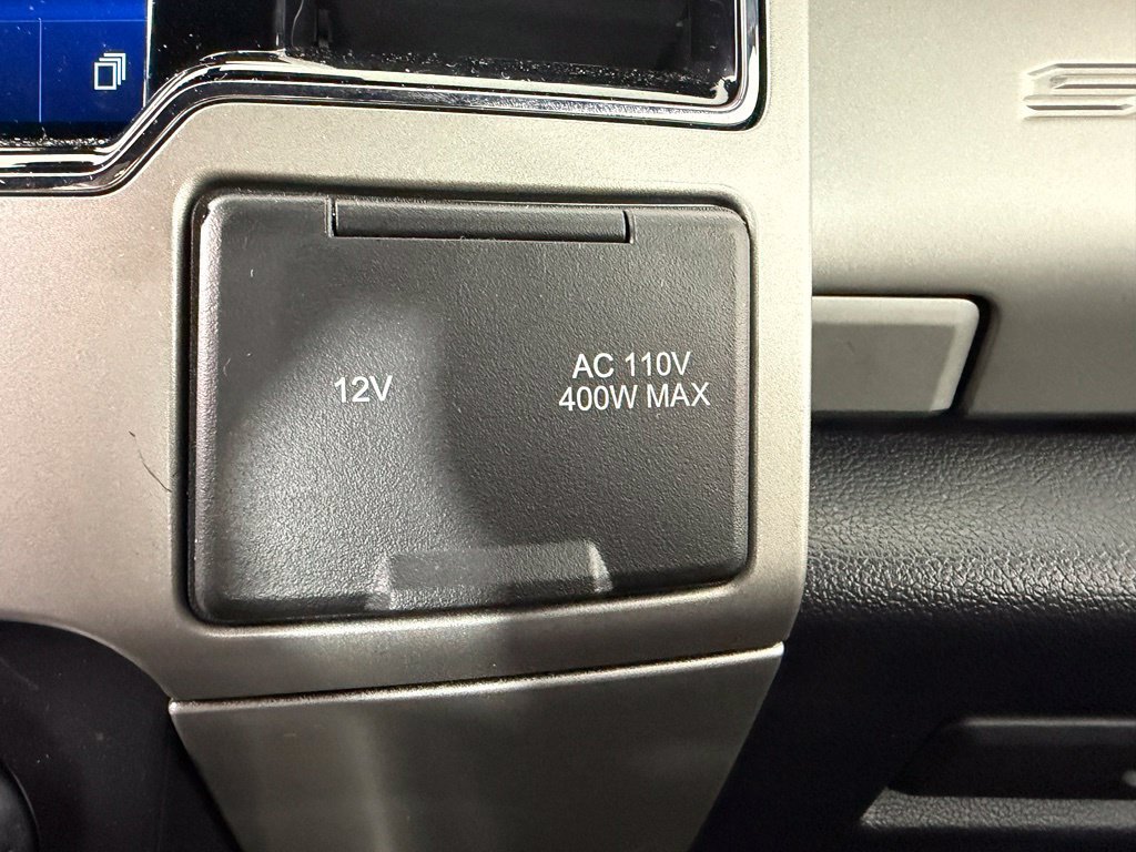 Used 2022 Ford F250 Lariat w/ Black Appearance Package AWD/4WD image 32
