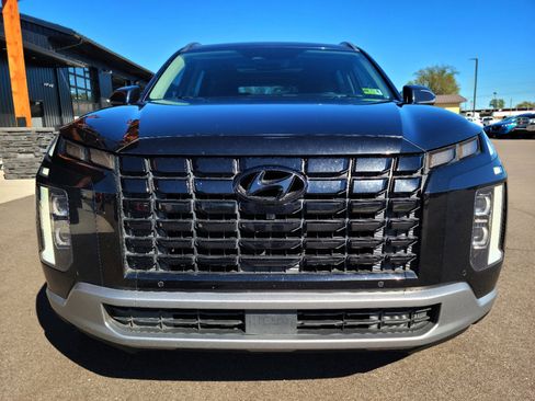 Used 2023 Hyundai Palisade Limited w/ Cargo Package image 2