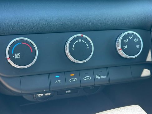 Certified 2026 Hyundai Elantra SE FWD image 17