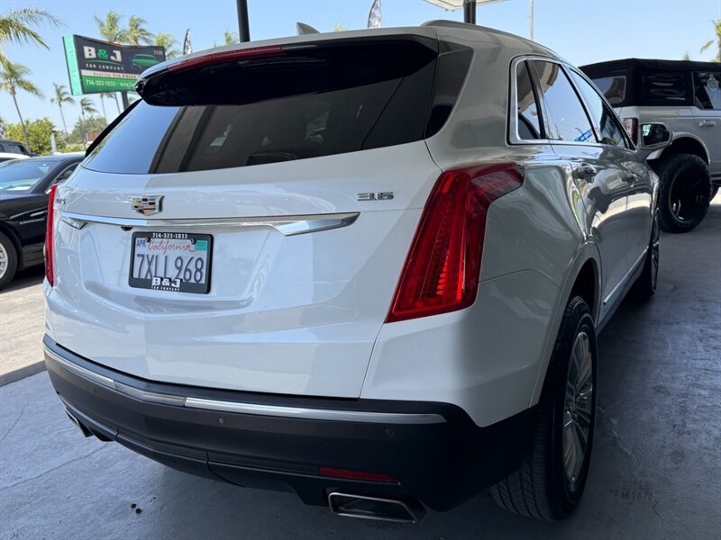 Used 2017 Cadillac XT5 Luxury w/ Driver Awareness Package FWD image 10
