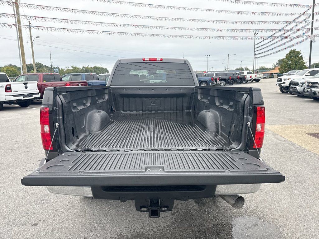 Used 2011 Chevrolet Silverado 3500 LTZ w/ LTZ Plus Package AWD/4WD image 9