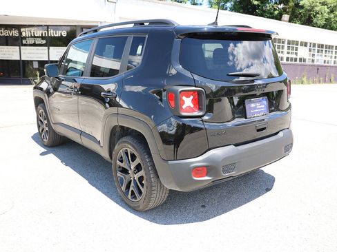 Used 2022 Jeep Renegade Altitude w/ Convenience Group AWD/4WD image 5
