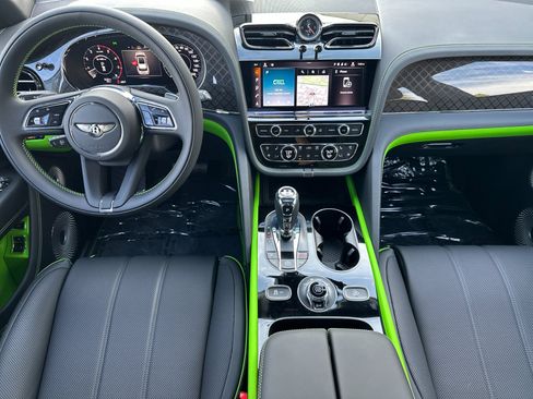 New 2025 Bentley Bentayga image 4