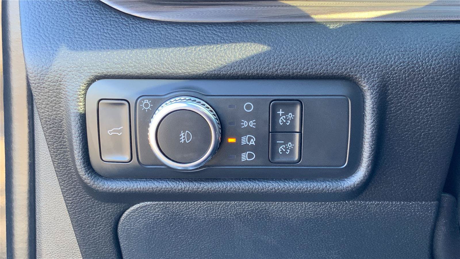 Used 2022 Ford Explorer Limited AWD/4WD image 17