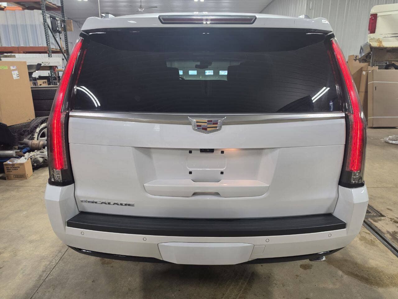 Used 2017 Cadillac Escalade Platinum AWD/4WD image 7