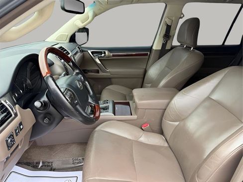 Used 2016 Lexus GX 460 w/ Premium Package AWD/4WD image 16