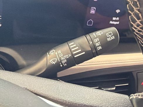 Used 2024 Buick Encore GX Avenir w/ Avenir Convenience Package FWD image 42