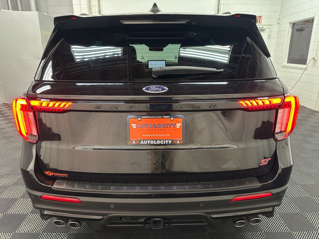 Used 2025 Ford Explorer ST w/ Sun And Sound Package AWD/4WD image 8