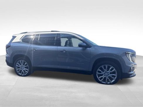 Used 2024 GMC Acadia Denali w/ Super Cruise Package FWD image 4
