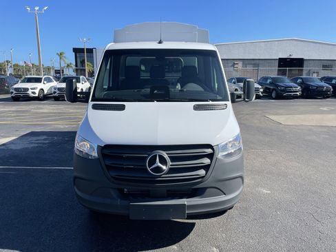 New 2025 Mercedes-Benz Sprinter 4500 image 2