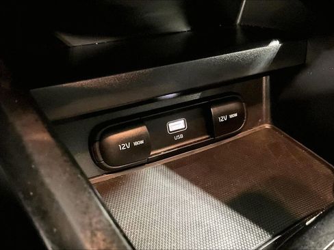 Used 2025 Kia Soul LX image 30