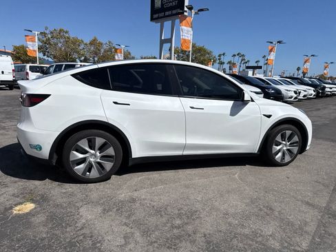 Used 2022 Tesla Model Y Long Range AWD/4WD image 16
