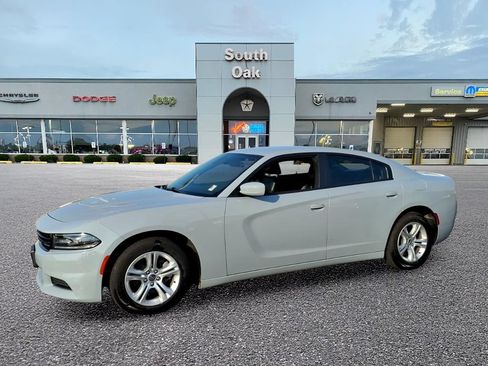 Certified 2021 Dodge Charger SXT w/ Leather Interior Group RWD image 4