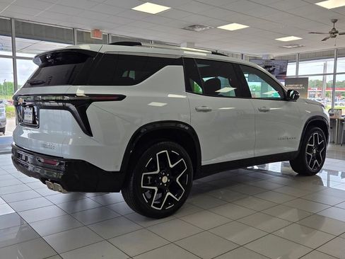 New 2026 Chevrolet Traverse High Country FWD image 5