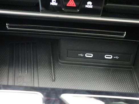 Used 2025 Volkswagen Atlas SEL image 28