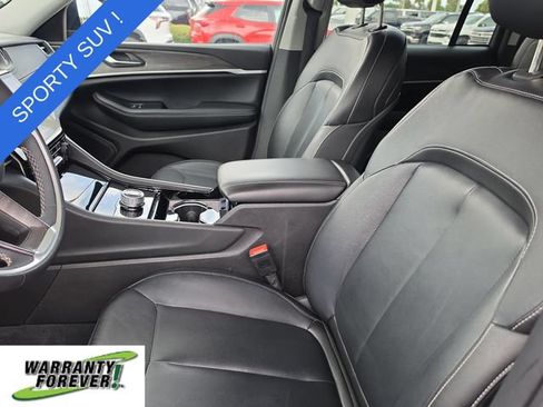 Used 2023 Jeep Grand Cherokee Limited w/ Black Appearance Package RWD image 15