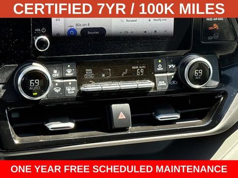 Used 2023 Toyota Highlander LE FWD image 21