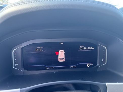 Used 2023 Volkswagen Atlas SE w/ Panoramic Sunroof Package image 10