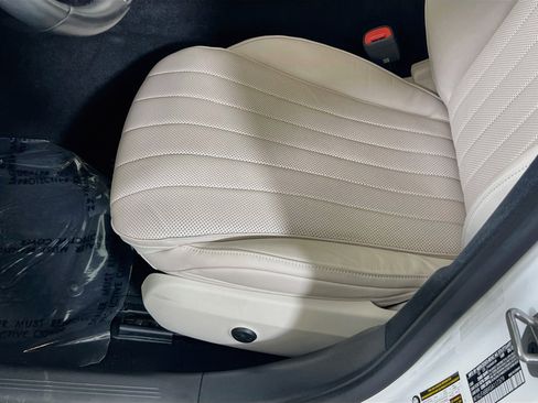 Used 2025 Mercedes-Benz E 450 4MATIC Sedan image 19