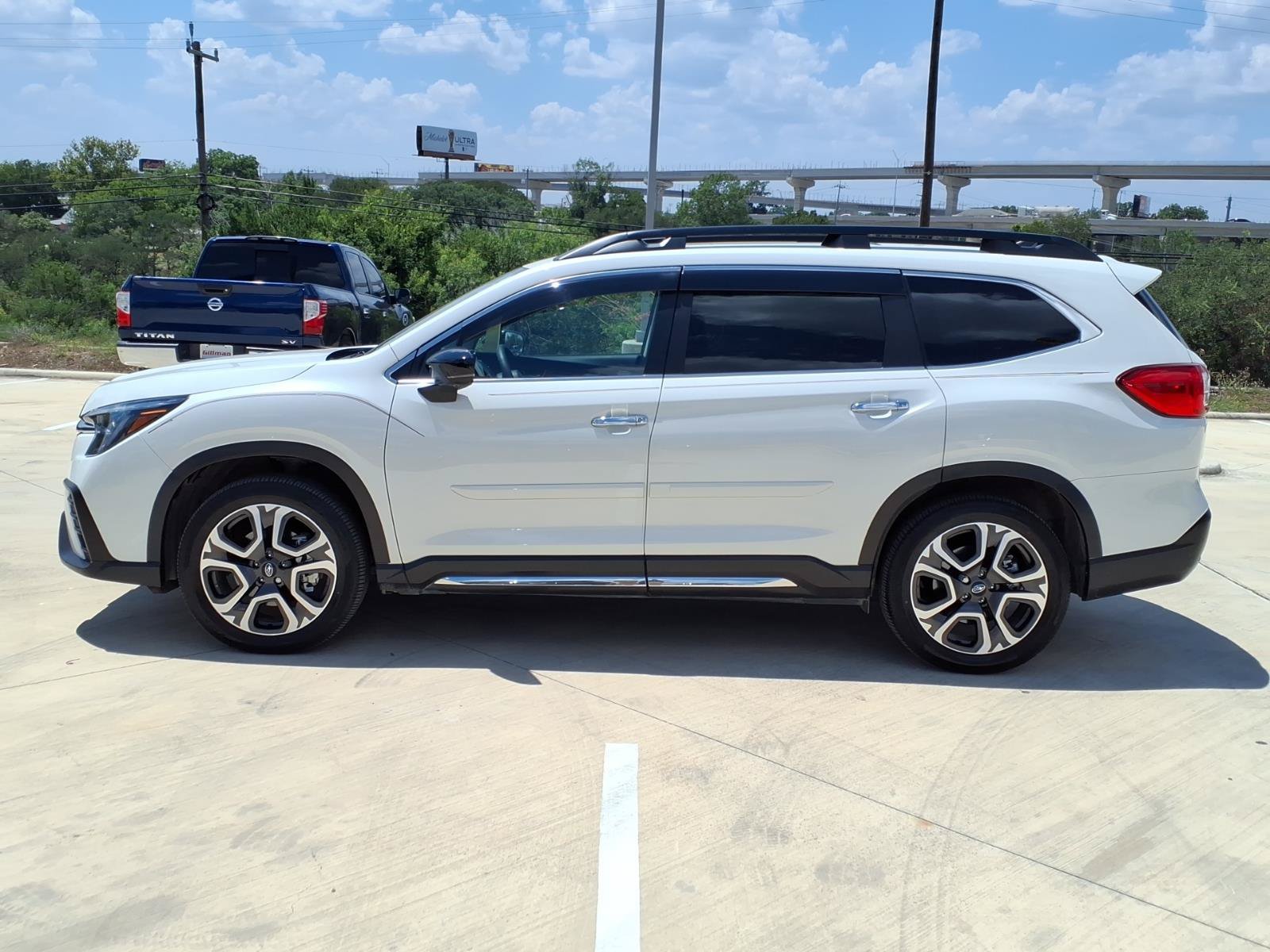 Used 2025 Subaru Ascent Touring AWD/4WD image 6