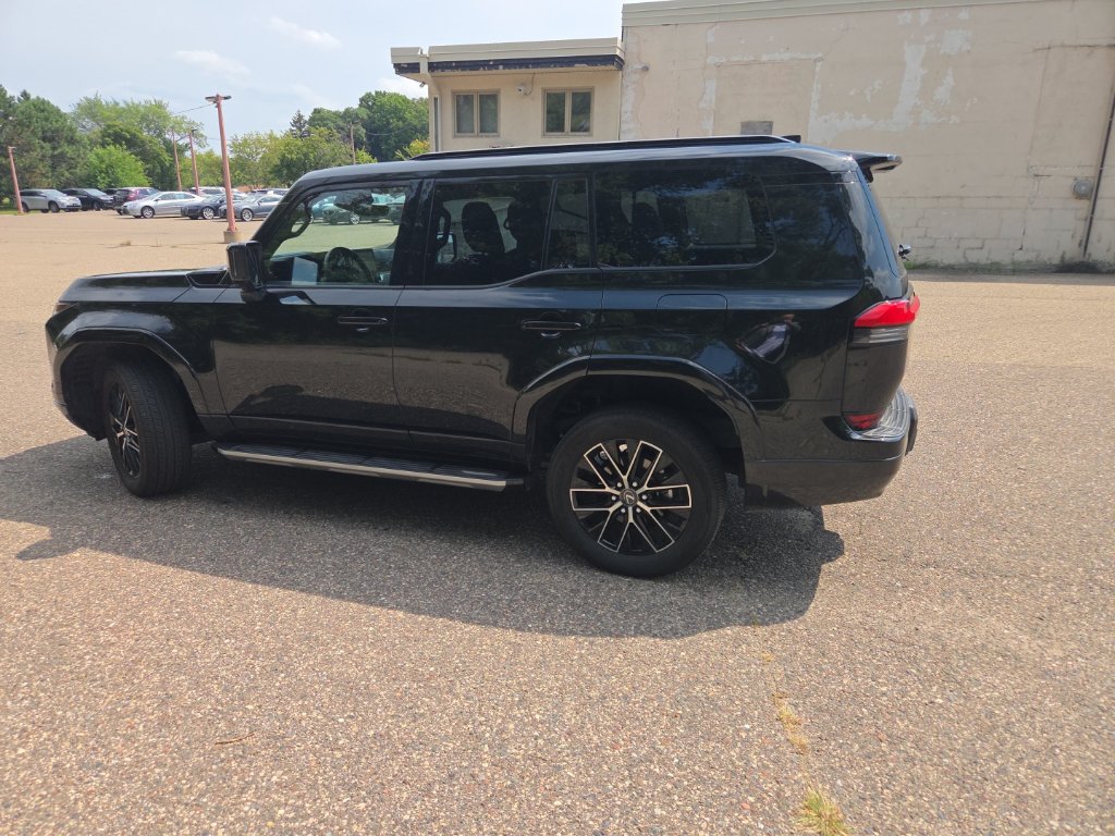 Used 2024 Lexus GX 550 w/ Accessory Package (2T) AWD/4WD image 8