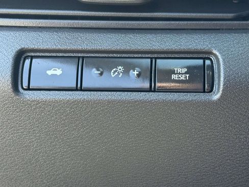 Used 2024 Nissan Altima 2.5 SV FWD image 15