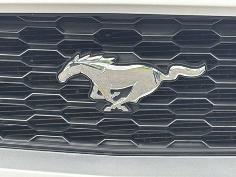 Used 2016 Ford Mustang Coupe RWD image 24