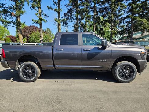 New 2026 RAM 2500 Laramie AWD/4WD image 8
