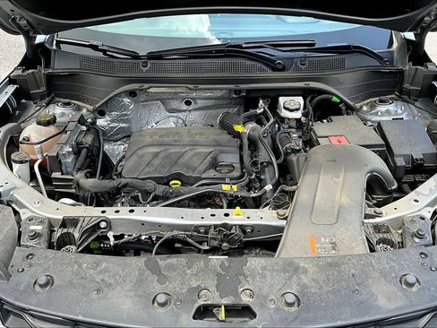 Used 2025 Chevrolet Trax LT FWD image 29
