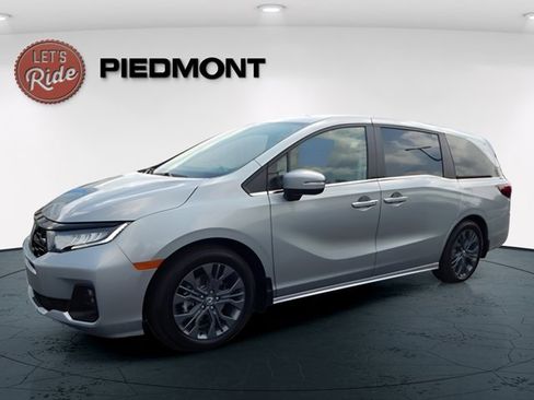 Certified 2025 Honda Odyssey Touring image 9