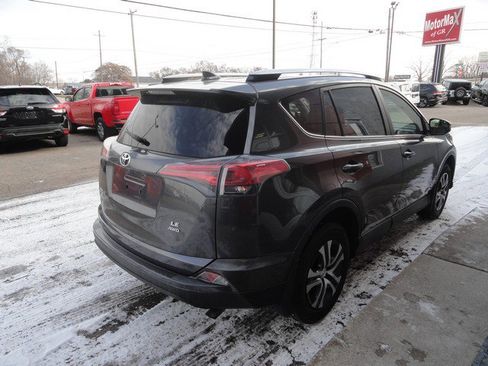 Used 2016 Toyota RAV4 LE image 5