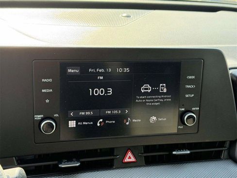 Used 2024 Kia Sportage LX image 3