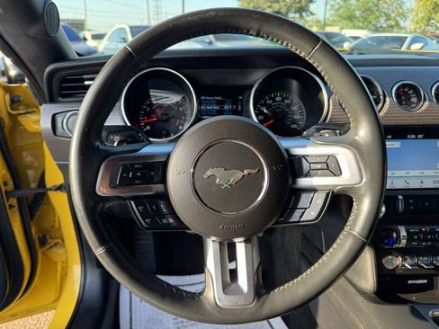 Used 2018 Ford Mustang GT Premium w/ GT Performance Package RWD image 12