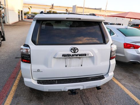 Used 2023 Toyota 4Runner SR5 Premium w/ Moonroof Package AWD/4WD image 10