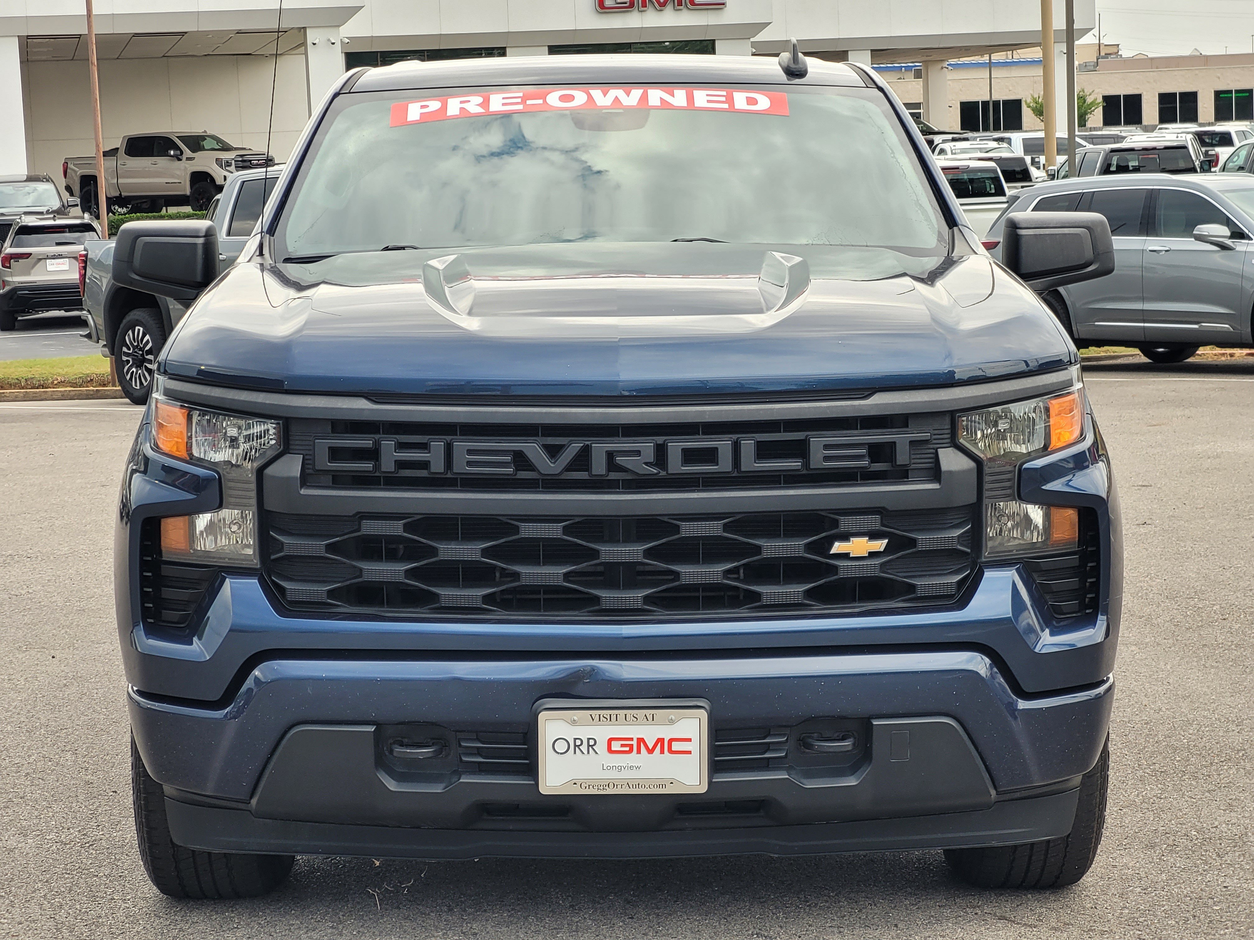 Used 2022 Chevrolet Silverado 1500 Custom RWD image 2