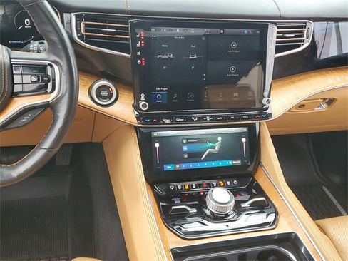 Used 2022 Jeep Grand Wagoneer Series III w/ Rear Seat Video Group 1 image 14