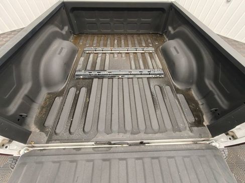 Used 2017 RAM 1500 ST w/ SXT Appearance Group AWD/4WD image 18