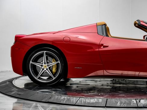 Used 2013 Ferrari 458 Spider image 24
