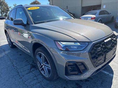 Used 2023 Audi Q5 e Premium Plus w/ Premium Plus Package image 2
