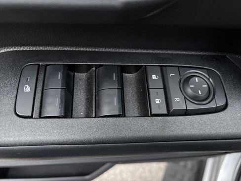 Certified 2025 Toyota 4Runner SR5 image 17