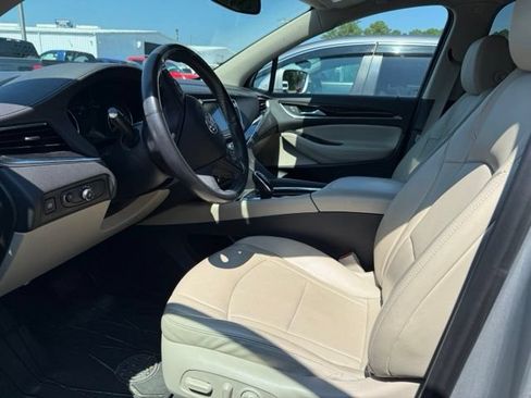 Used 2020 Buick Enclave Essence w/ Sport Touring Edition FWD image 6
