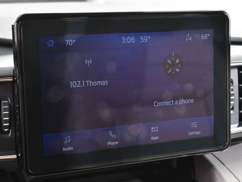 Used 2023 Ford Explorer XLT w/ Equipment Group 202A AWD/4WD image 29