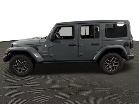 Used 2024 Jeep Wrangler Sahara w/ Technology Group image 5