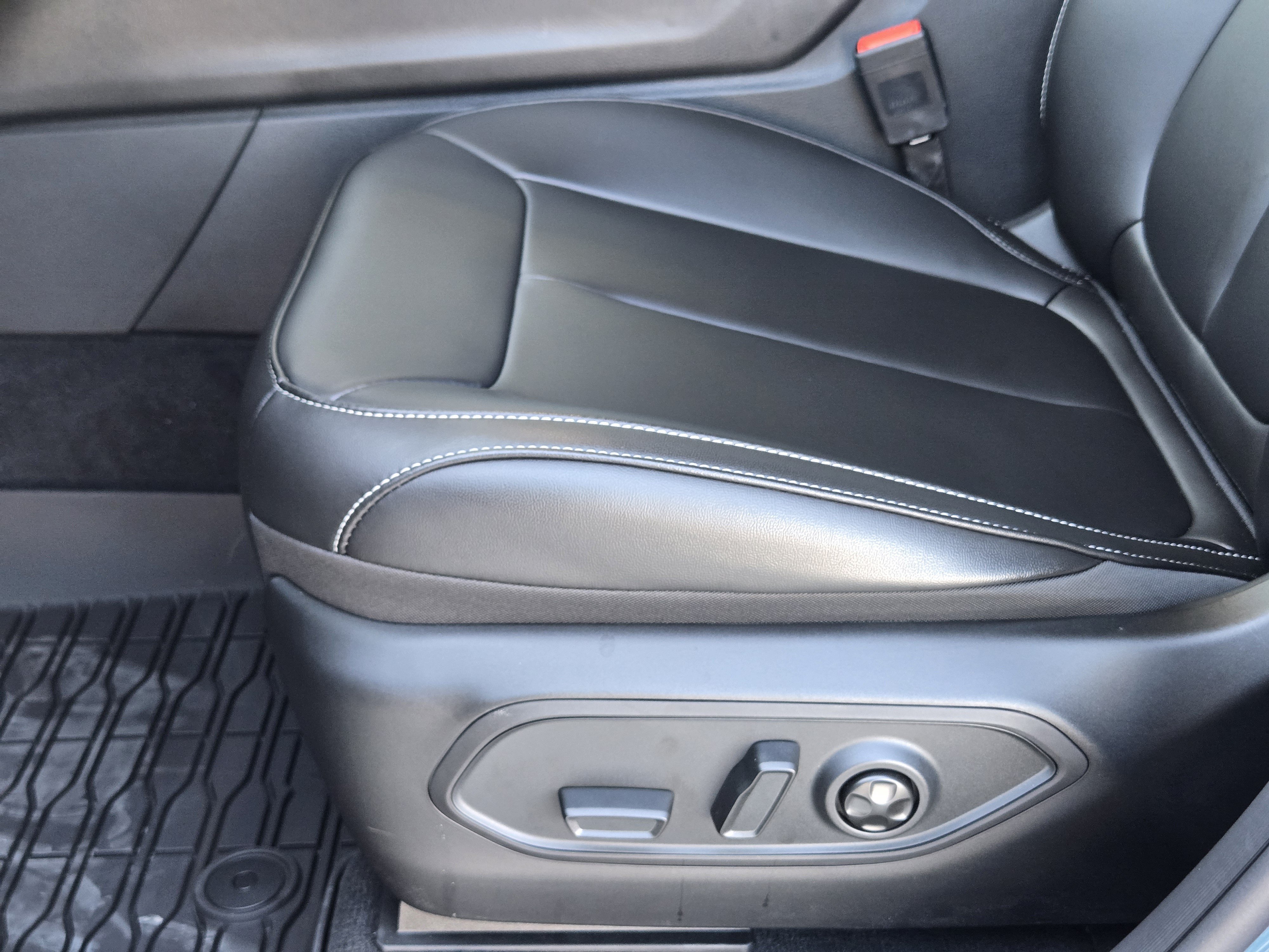 New 2027 Jeep Grand Cherokee Limited AWD/4WD image 18