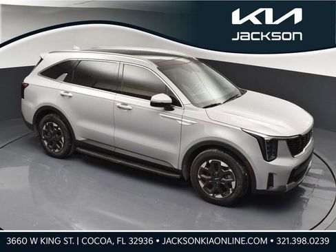 Certified 2025 Kia Sorento S w/ Panoramic Sunroof Package FWD image 1