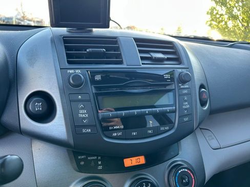 Used 2011 Toyota RAV4 4WD w/ Upgrade Value Pkg image 15