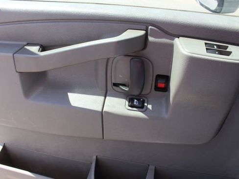 Used 2017 Chevrolet Express 3500 image 24