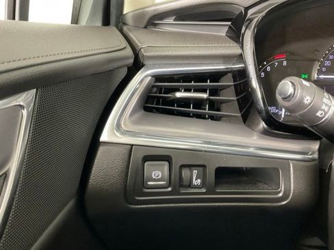 Used 2019 Cadillac XT5 Premium Luxury w/ Driver Assist Package AWD/4WD image 23