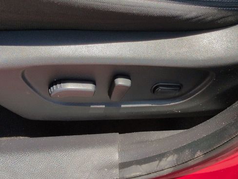 Used 2017 Nissan Rogue SV FWD image 20
