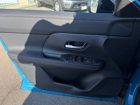 New 2025 Nissan Kicks SR image 18